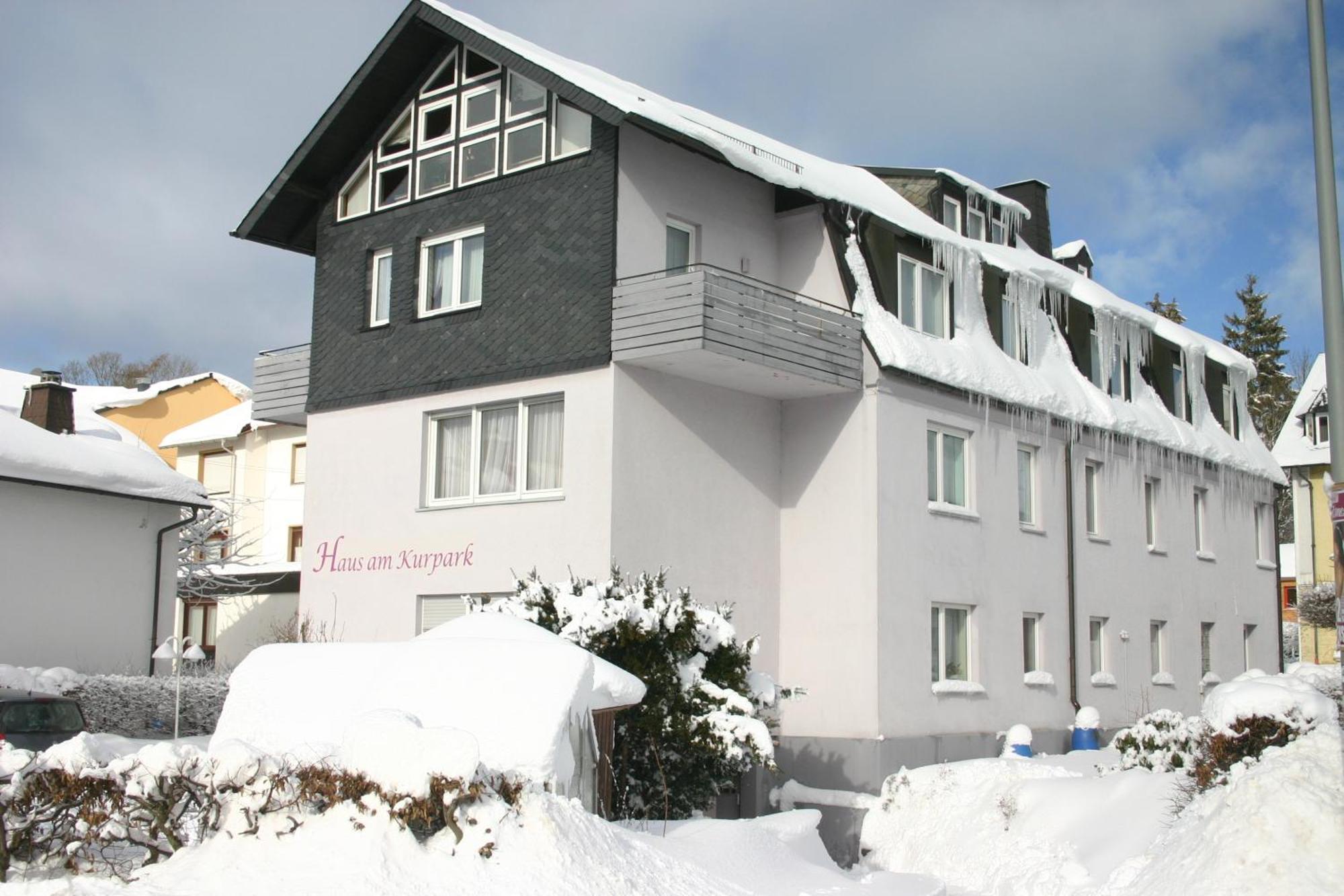 Haus Am Kurpark Hotel Garni 巴特施泰本 外观 照片