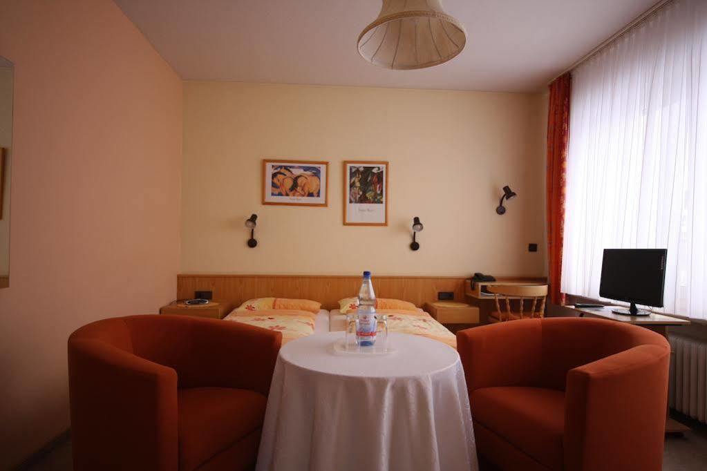 Haus Am Kurpark Hotel Garni 巴特施泰本 外观 照片