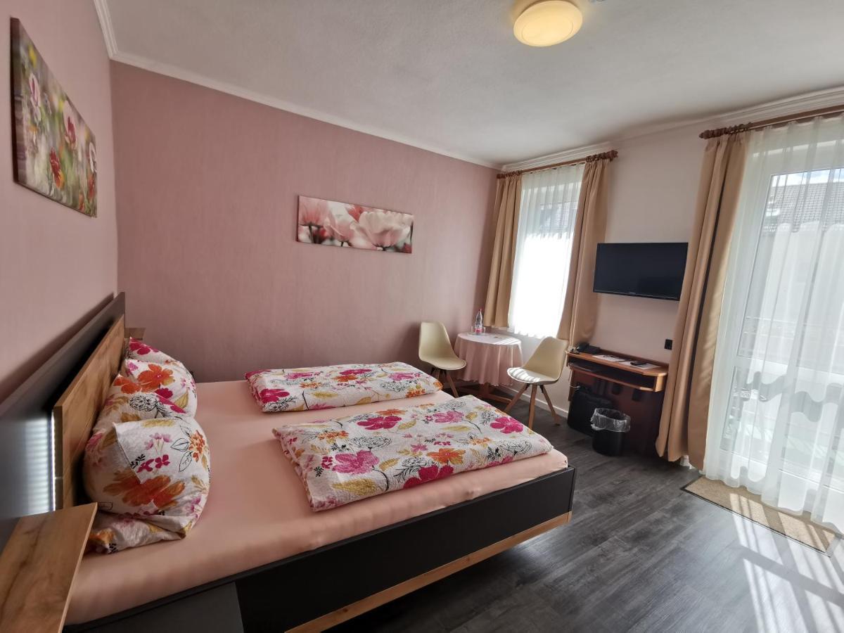 Haus Am Kurpark Hotel Garni 巴特施泰本 外观 照片